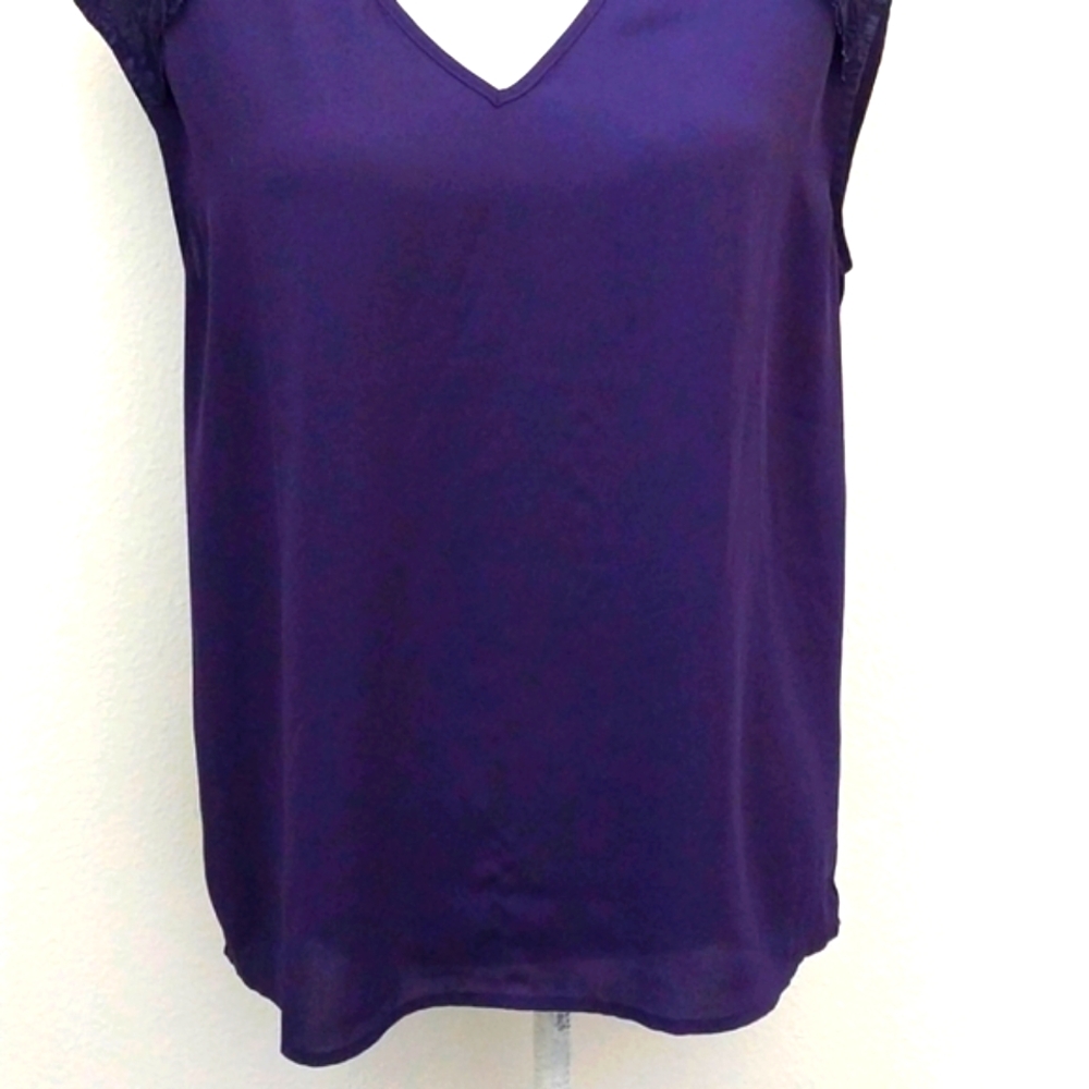 Loft Women Purple Lace Capped Sleeve Top size Medium - Picture 4 of 7